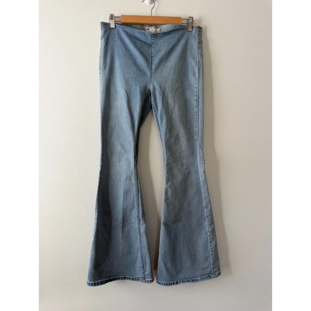 Free People Penny Pull-On Boho Y2K Flare Jeans Light Wash Blue Denim 29 Short